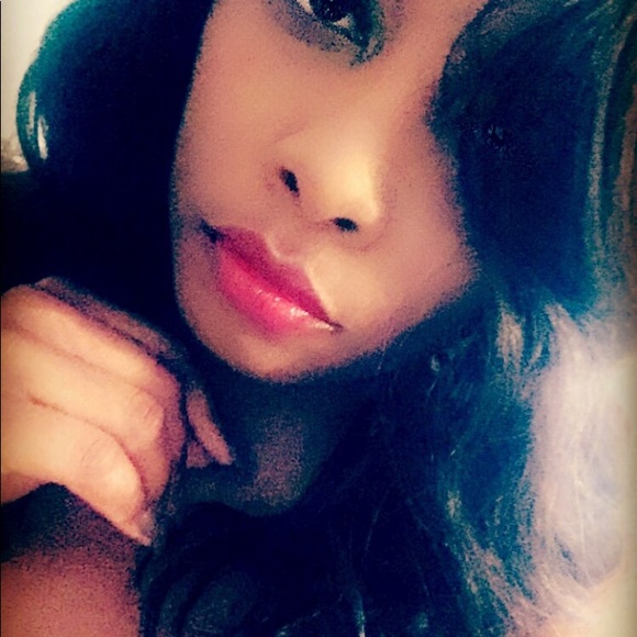 Meet your Posher, Jessica - Picture 1 of 1